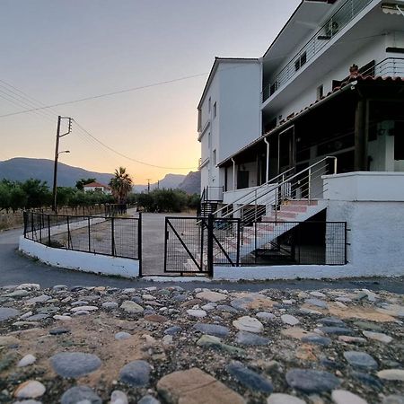 Thassa Beach Apartment No1 Leonidio Exterior photo